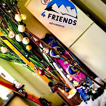 4 Friends Hostel Erevan Esterno foto