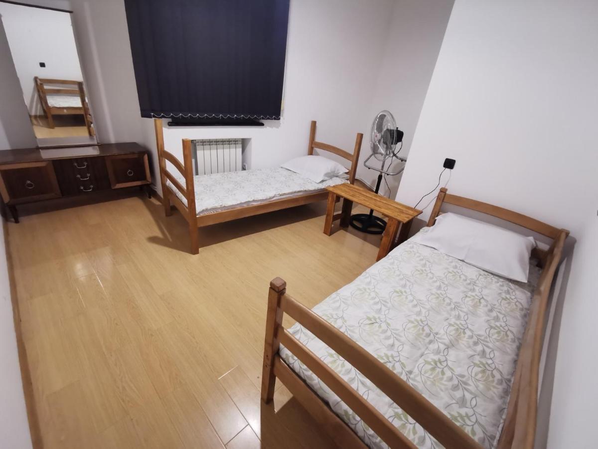 4 Friends Hostel Erevan Esterno foto