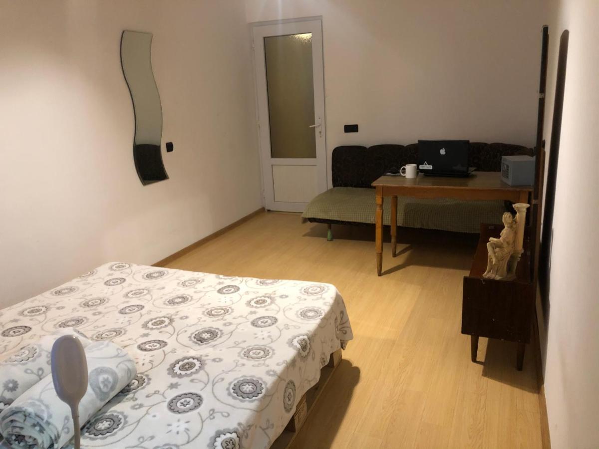 4 Friends Hostel Erevan Esterno foto